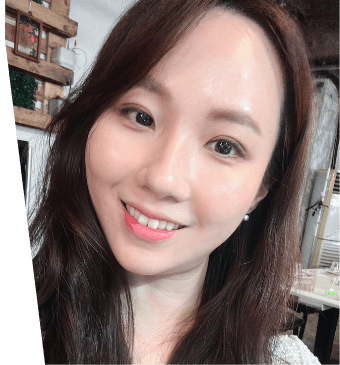施術後の女性 韓国 美容医療 人気